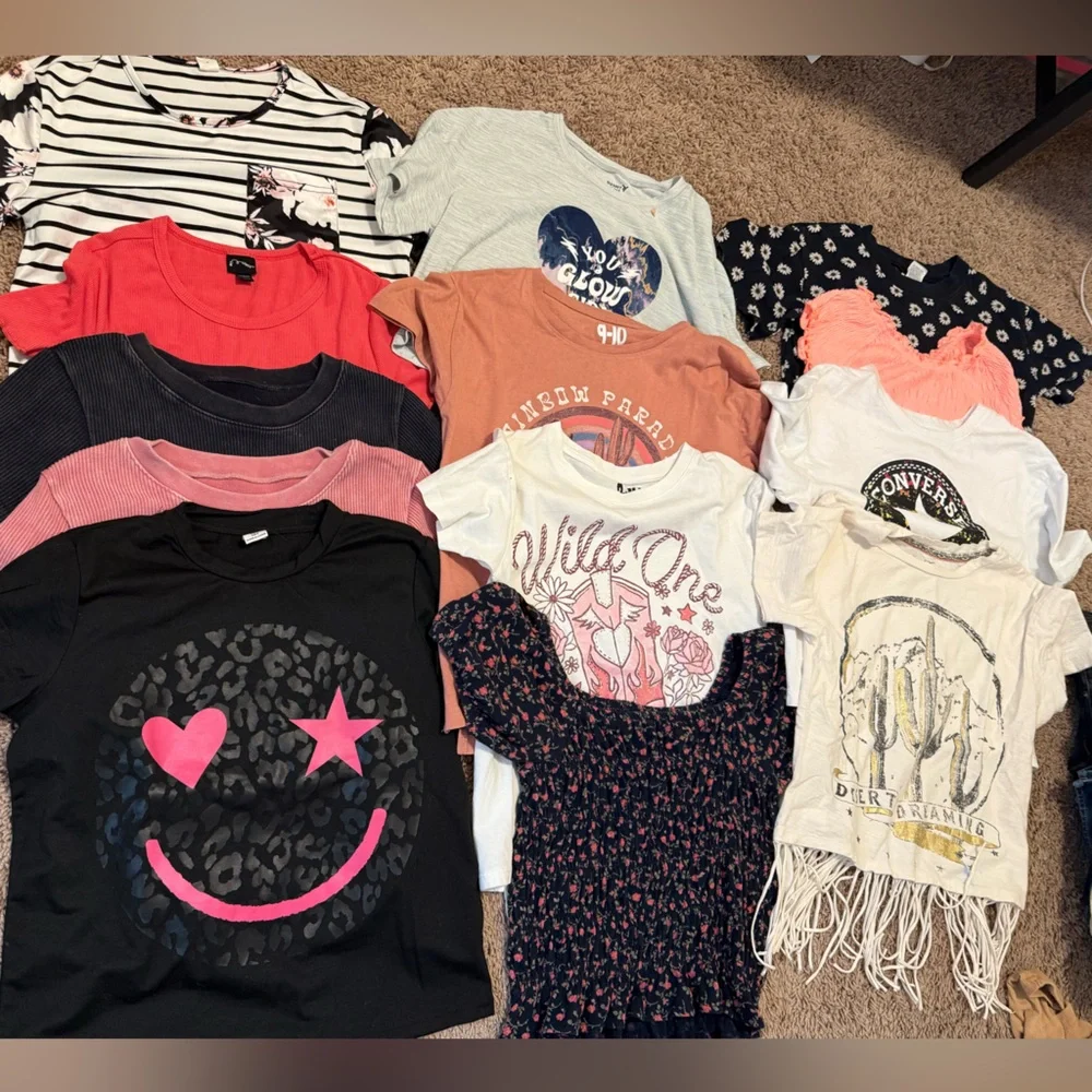 Huge Lot of Assorted Girls Tops, Shorts, Jeans, Leggings, Tanks in sz 10/12 L - Picture 2 of 10